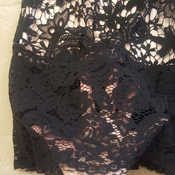 *1 LEFT!* NWT ASOS | Premium Lace Dress 4/6 - Picture 7 of 8
